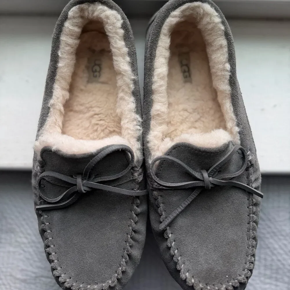 UGG Men’s Corvin Loafer Slippers Size 9 EUC